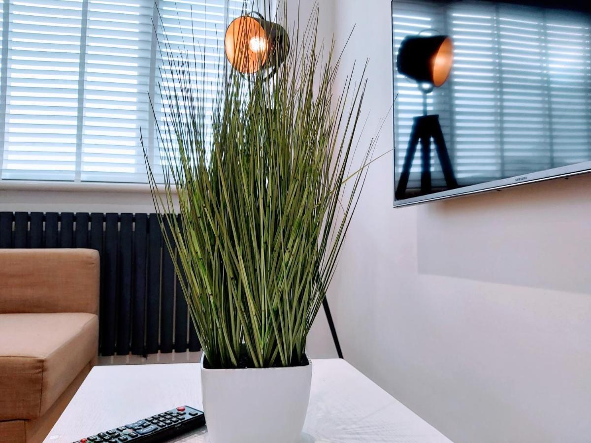 ווריק Cosy 1 Bed Flat That Sleeps 4 מראה חיצוני תמונה